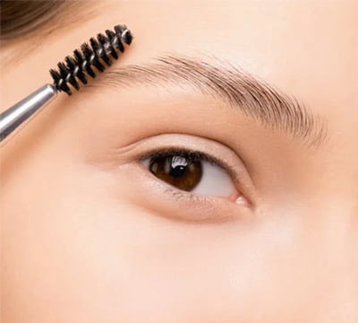 Natural Products for Eyelashes & Brows 